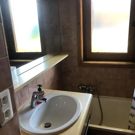 Apartment Confortable A Pour 4 Personnes Avec Parking - Fr-1-676-149